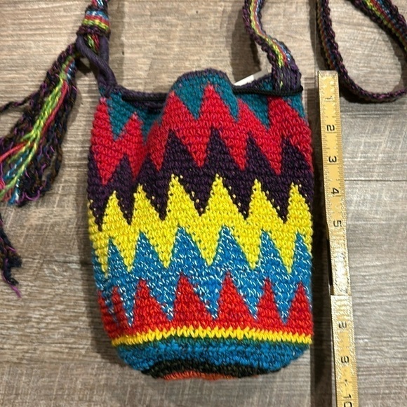 Handcrafted crocheted made in Guatemala, cotton drawstring, bucket bag purse - Picture 6 of 7